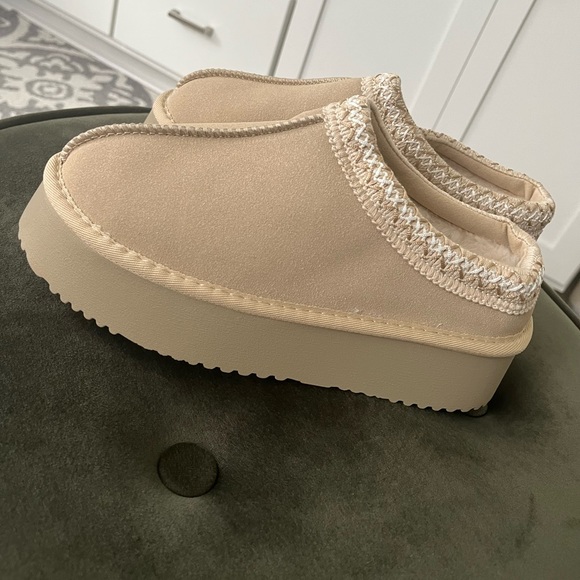 Women’s Platform Ankle Boots - Picture 2 of 5